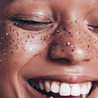 TabitaJewels Mood. Shine and bright ✨✨
.
.
#Tabita #Tabitajewels #oro #disenodejoyas #finejewellery #jewels #regalo #shopping #moda #hechoamano #estilo #bisuteria #joyas #complementos #madeinspain #fashion #earrings #joyasquemolan #tabitagirls #inspo